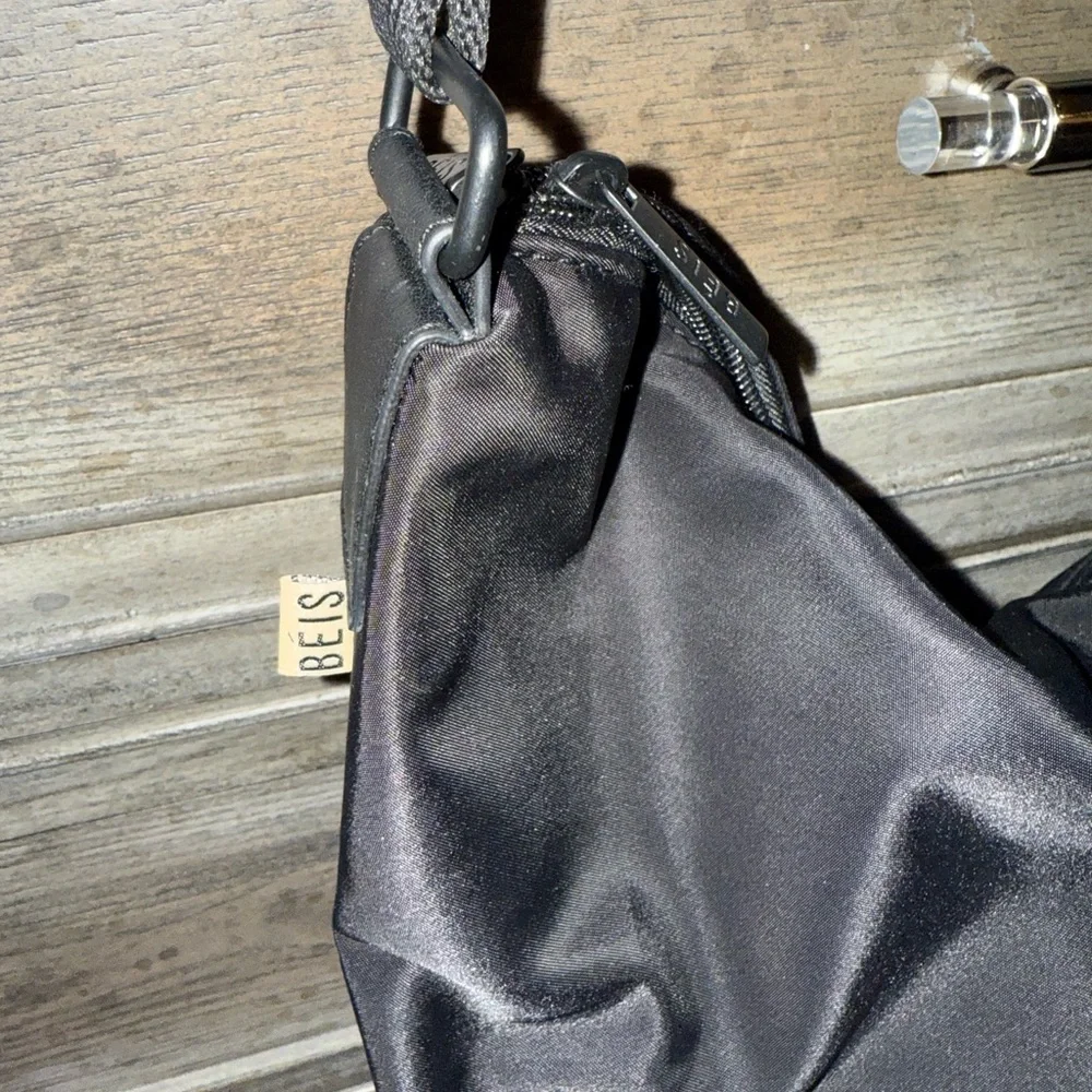 BEIS Sleek Black Crossbody Bag - Picture 8 of 13